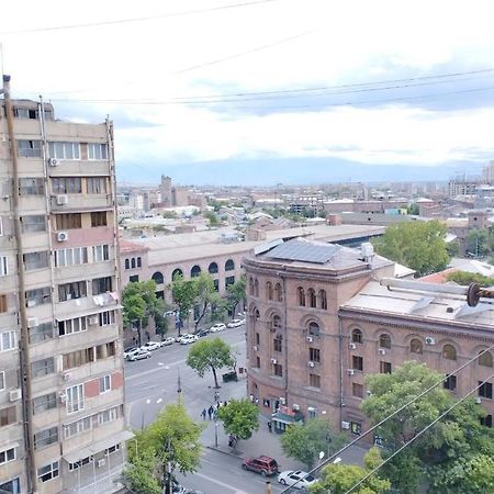 Large Apt Near Republic Square Apartment Yerevan Luaran gambar