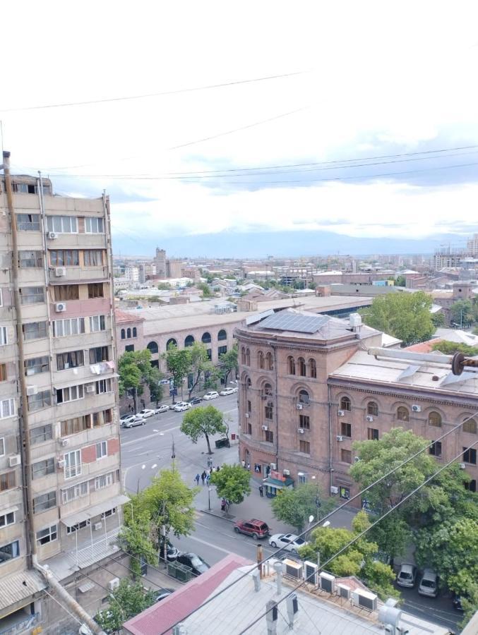 Large Apt Near Republic Square Apartment Yerevan Luaran gambar
