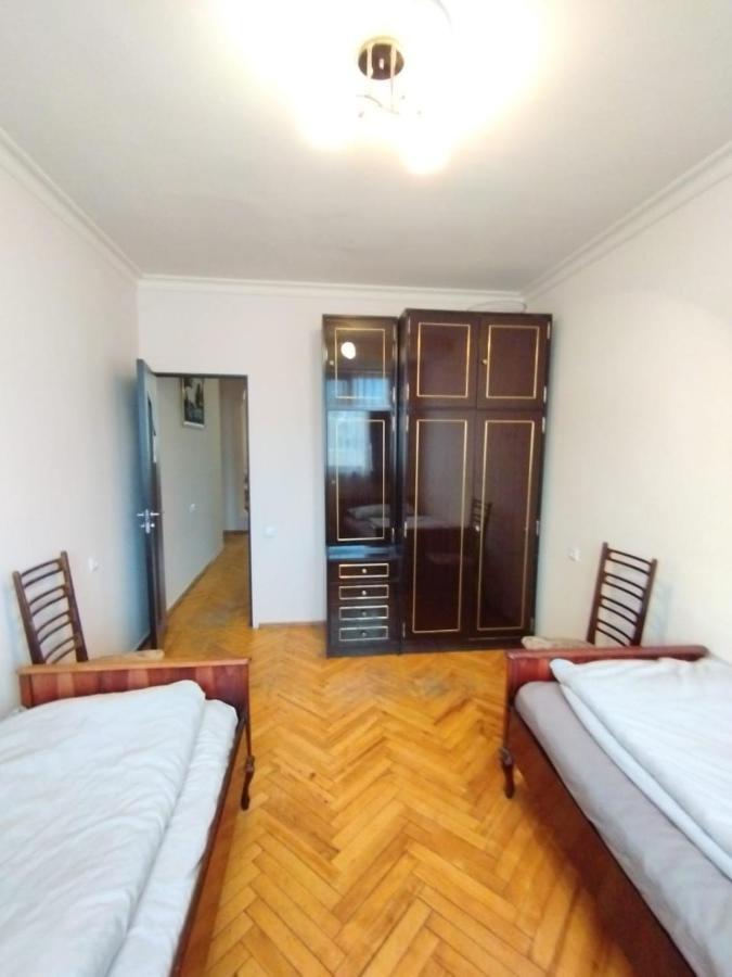 Large Apt Near Republic Square Apartment Yerevan Luaran gambar